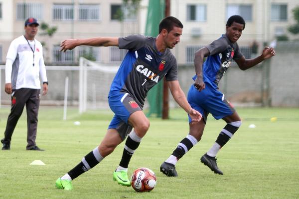 Thiago Galhardo durante as atividades desta sexta-feira (05/01)