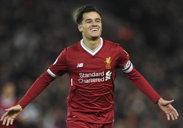 Philippe Coutinho sorri. Negociação concluída. Só falta o anúncio oficial