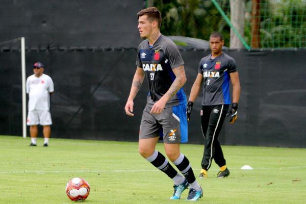 Bruno Paulista durante treino em Vargem Grande