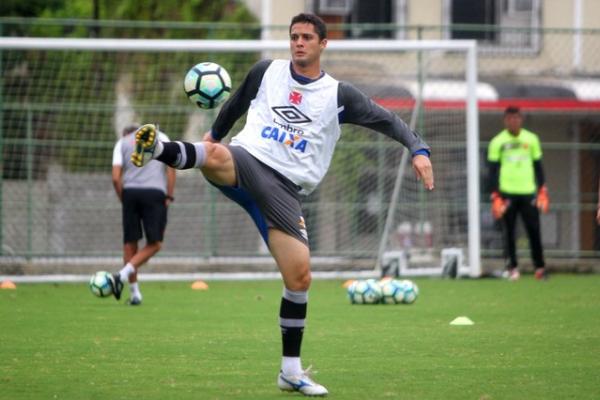 Anderson Martins, do Vasco, está perto do São Paulo