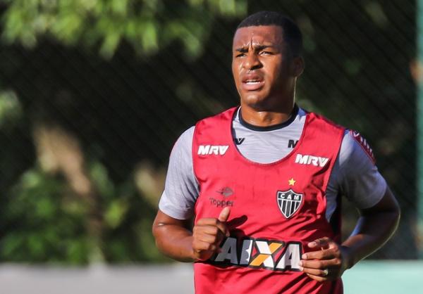 Erazo não estava nos planos do técnico Oswaldo de Oliveira