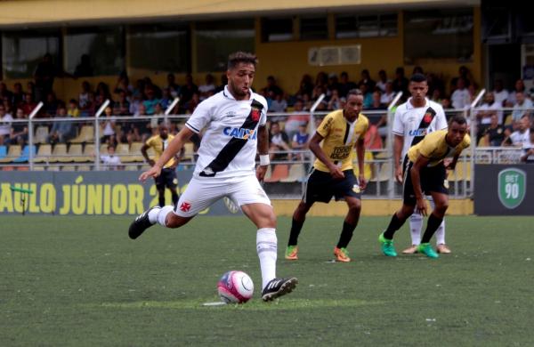 Hugo Borges marcou o gol que garantiu a virada vascaína diante do São Bernardo