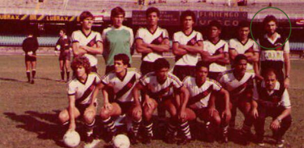 Campello (destacado) em seu início de carreira no Vasco com Romário e cia