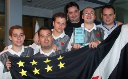 Os campeões: Rodrigo Amon, Alessandro, Igor, Fábio, Dudu e Marcelo Lages.