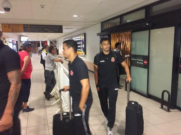 Elenco do Vasco desembarcou em Santiago no início da madrugada