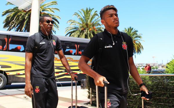 Erazo e Evander durante o desembarque em Concepción