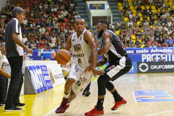 Jimmy teve grande atuação na vitória mogiana sobre o Vasco