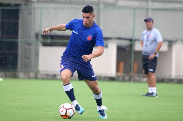 Paulinho trabalhou firme na manhã desta segunda