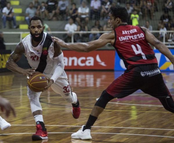 David Jackson atuando em Vasco x Vitória