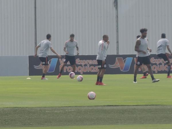 Giovanni Augusto durante treino do Corinthians nesta quarta-feira