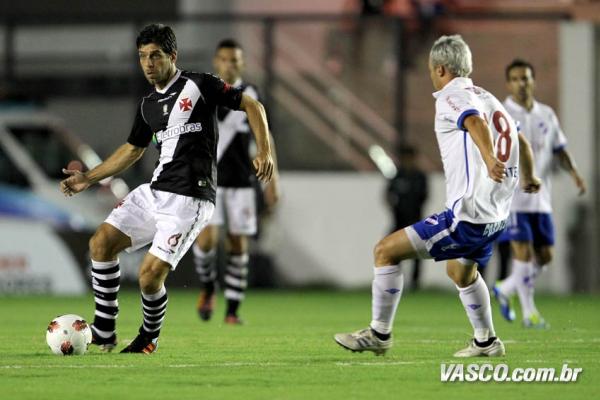 Herói na conquista do Bi da América em 1998, Juninho Pernambucano balançou as redes em São Januário durante a Conmebol Libertadores 2012