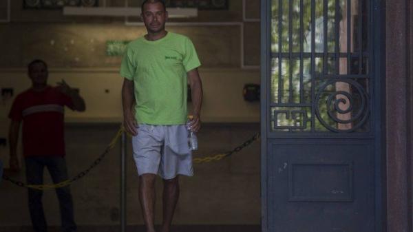 O ex-jogador Valdiram deixa o Hospital dos Servidores do no Centro do Rio