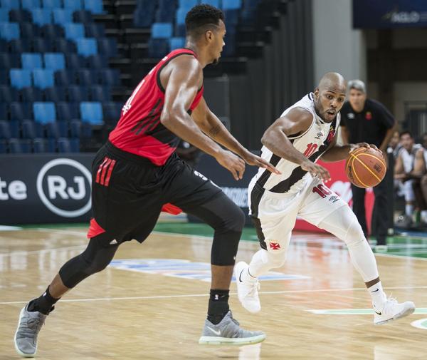 Gustavo vem se destacando pelo Vasco