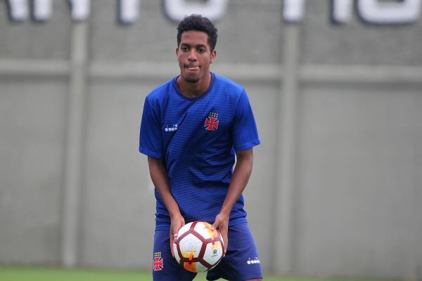 Miranda durante treinamento do profissional