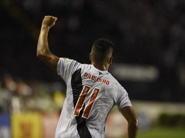 Paulinho festeja o gol desta quarta-feira