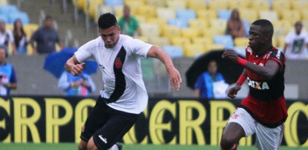 Paulinho, do Vasco, e Vinicius Jr, do Fla, se enfrentaram uma vez no profissional