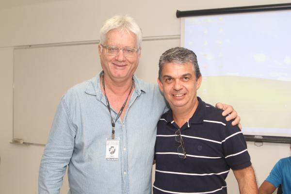 Marco Bruno ao lado de Carlos Brazil