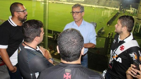 Alexandre Campello corre atrás de outros patrocínios para o Vasco