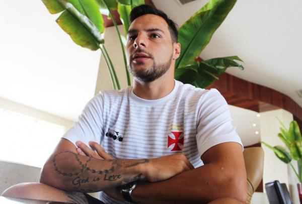 Desábato, volante do Vasco