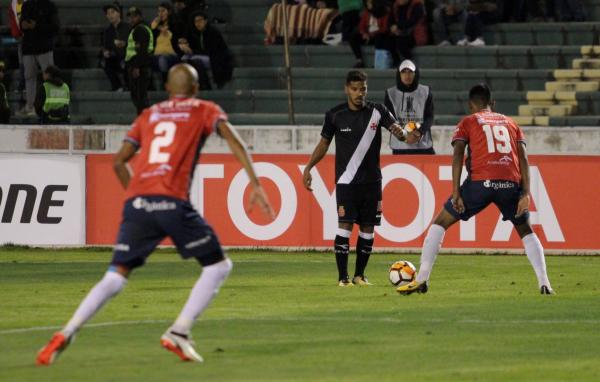 Henrique atravessa bom momento em São Januário