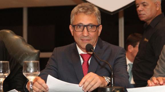 Alexandre Campello faz esforços para manter Zé Ricardo