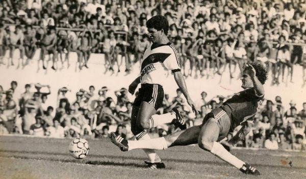 Geovani em ação com a camisa cruzmaltina