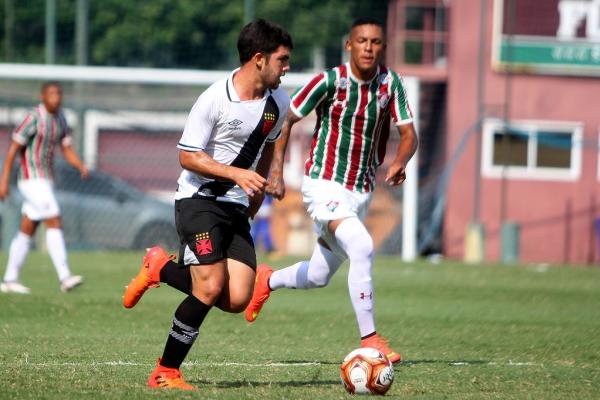 Dudu puxa jogada de ataque do Gigante da Colina nas Laranjeiras