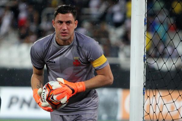 Martín Silva durante o clássico no Nilton Santos