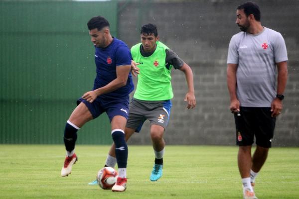 Leonan em lance com Andrés Ríos