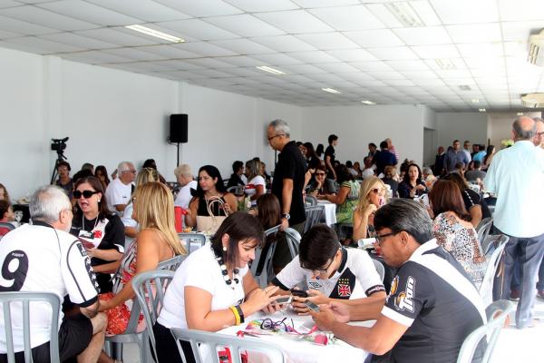 Vascaínas encheram o salão principal da Sede do Calabouço