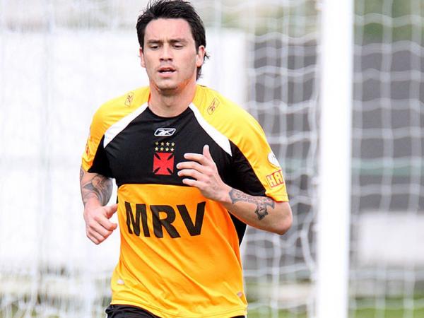 Pinilla teve passagem apagada com a camisa do Vasco