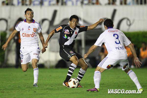 Allan, hoje no Napoli (ITA), em ação contra a La U em 2011