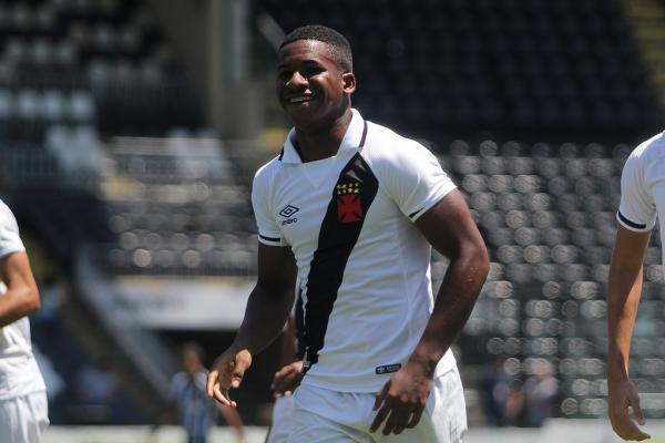 Léo Reis entrou no segundo tempo e marcou o tento da vitória