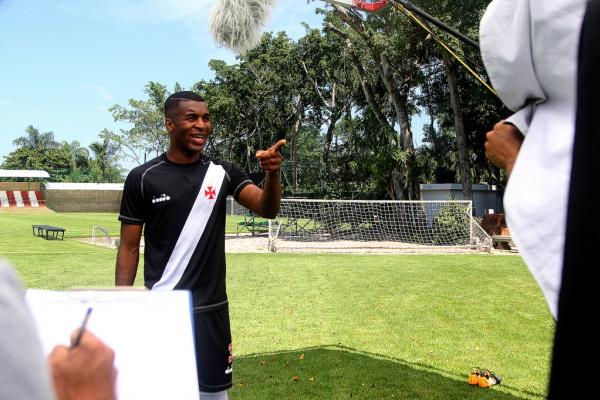 Erazo mandando o seu recado para os torcedores vascaínos