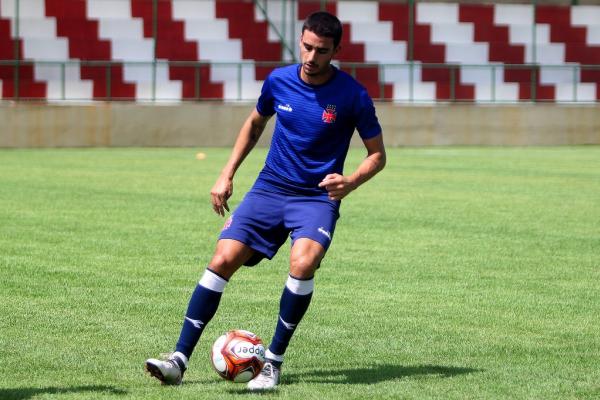 Thiago Galhardo durante treino no CT das Vargens