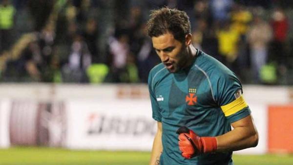 Martín Silva, 100 vitórias pelo Vasco