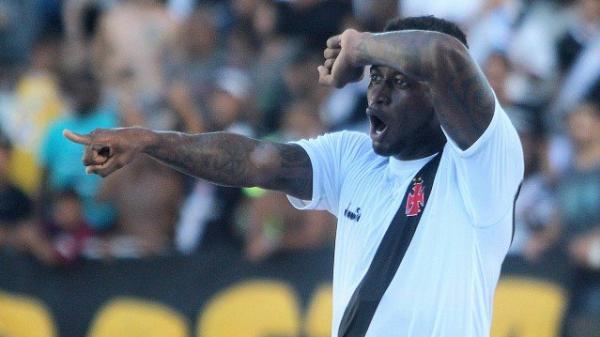 Riascos fez sua primeira partida como titular ao lado de Ríos