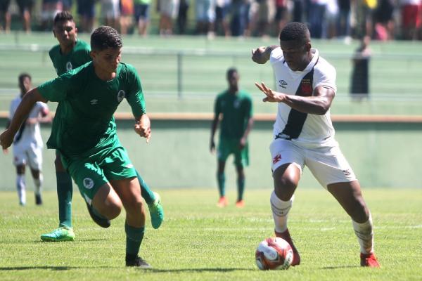 Léo Reis substituiu o lesionado Hugo Borges