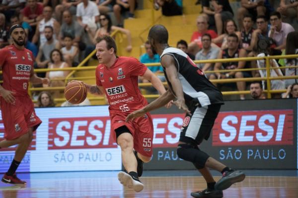 Rafa Luz novamente teve atuação constante e organizou as jogadas de ataque do Franca