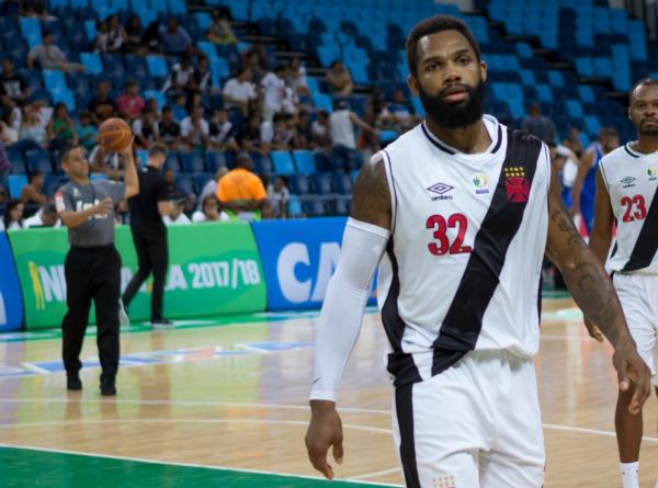 David Jackson é de poucos sorrisos durante os jogos