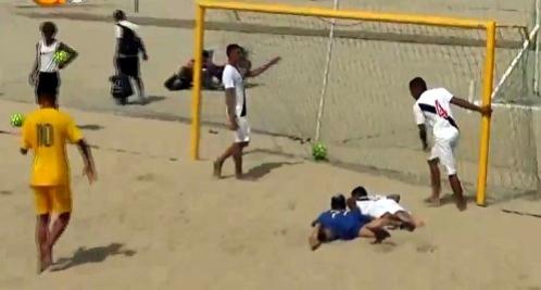 Lance do quinto gol do Vasco sobre o Guanabara