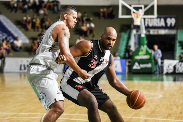 Com triunfo sobre o Bauru na última rodada, o Vasco reencontrará o rival na fase oitavas de final