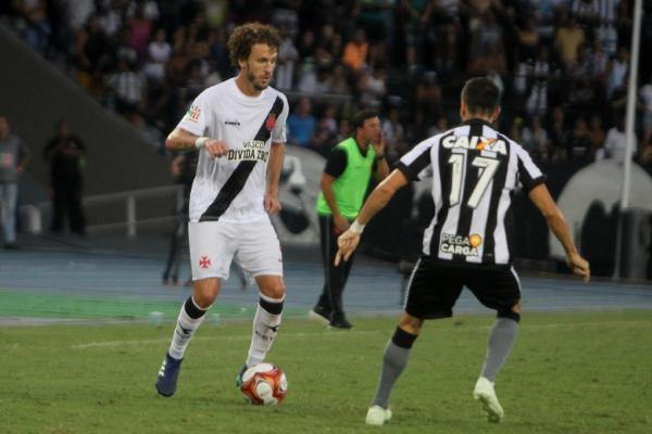 Rafael Galhardo jogou os 90 minutos contra o Botafogo