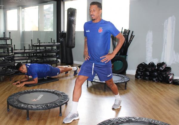 Caio Monteiro suando a camisa durante atividade em BH