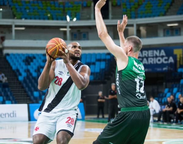 Desfalque no Jogo 3, Lucas Mariano é dúvida para 4ª partida da série