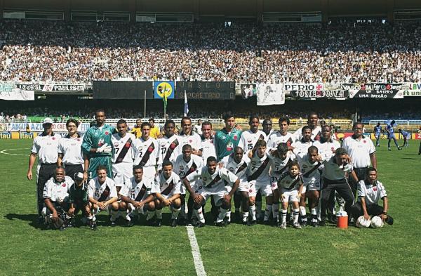Jogadores vascaínos posam para foto oficial antes da decisão