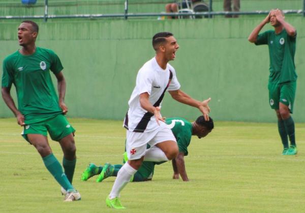 Linnick marca e comemora feito