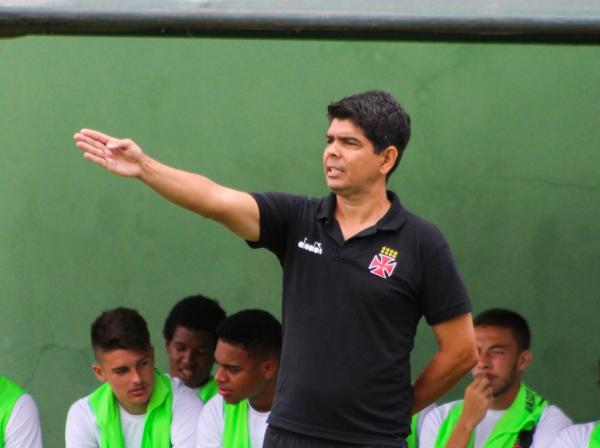 Marcos Valadares terá sua primeira decisão como treinador do Vasco