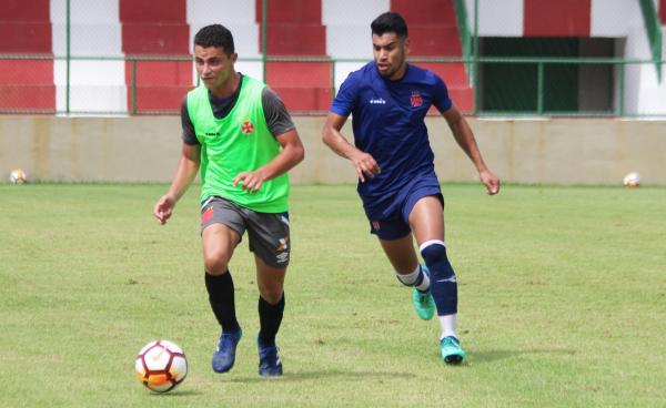 Bruno Clevelário ao lado de Andrés Ríos