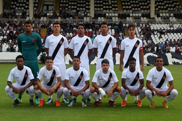 Meninos da Colina deixaram o gramado de São Januário aplaudidos pela torcida
